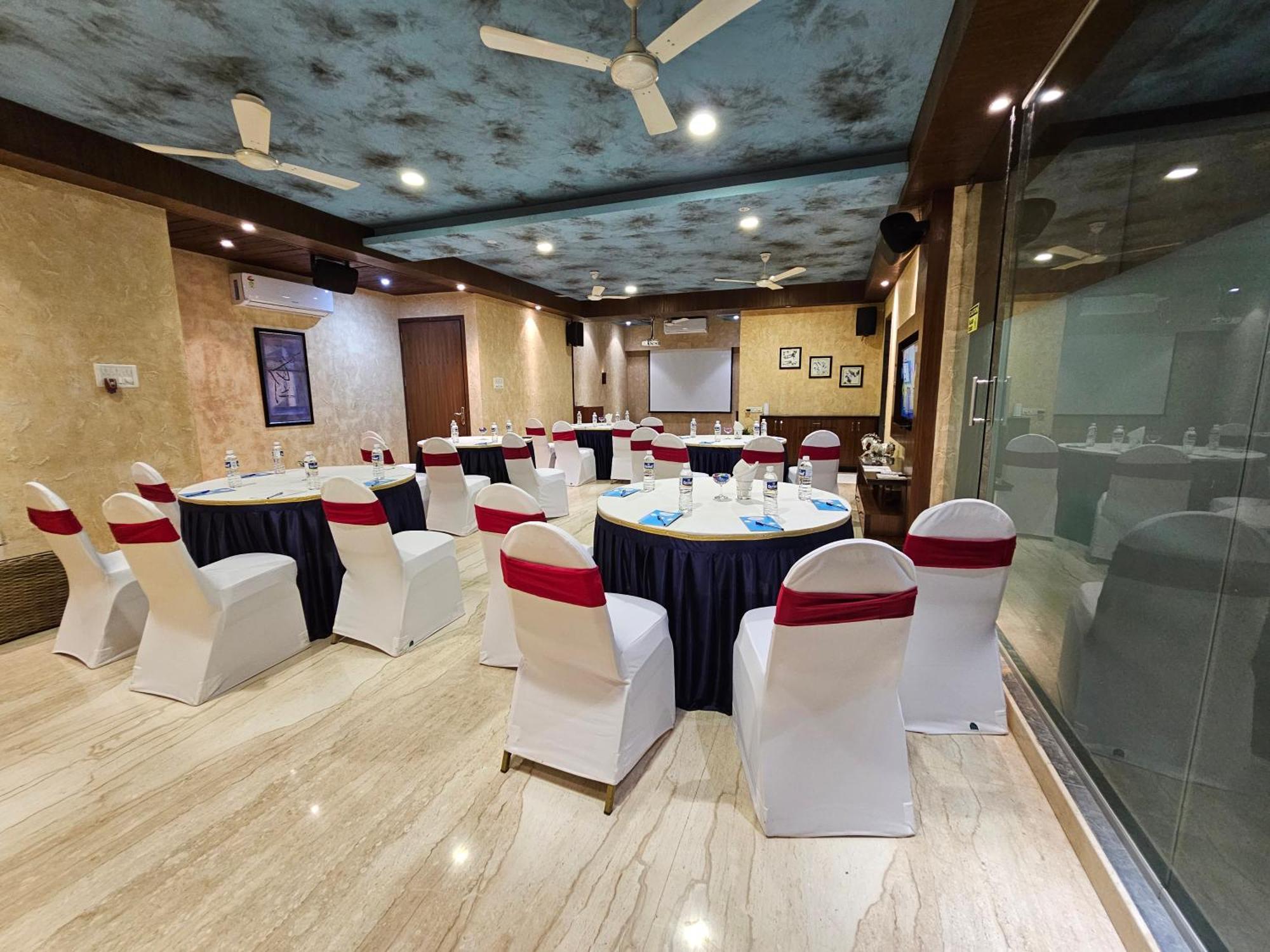 Misty Meadows, Lonavala酒店 外观 照片